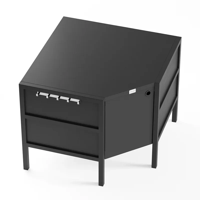 Окремо стояча кутова шафа на вулиці